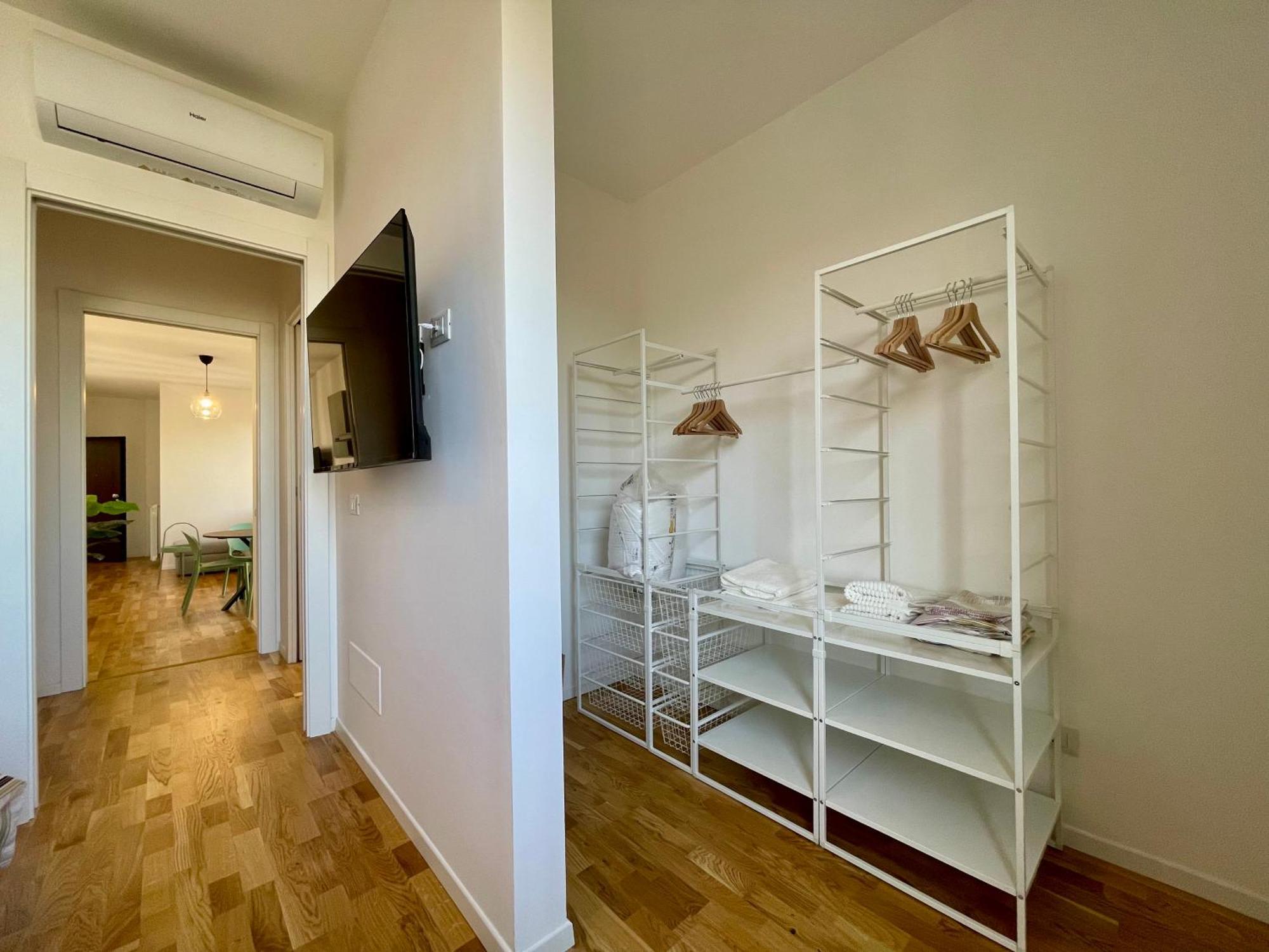 Metro Marconi - Quarter Apartment *