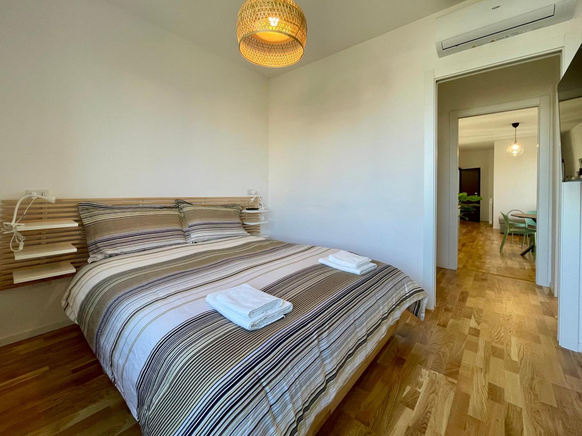 Metro Marconi - Quarter Apartment *